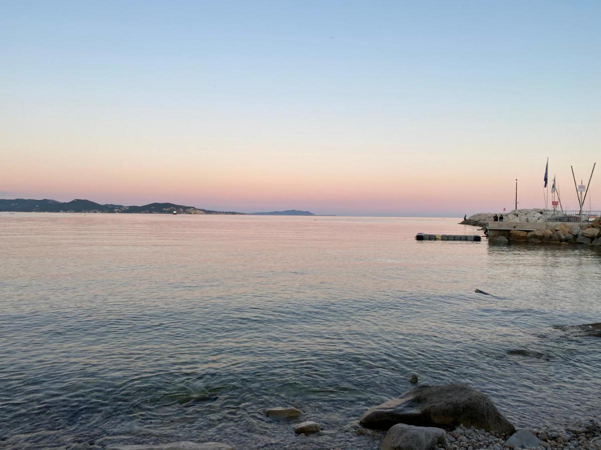 Fanny Wifi Climatise Tout A Pieds 4 Personnes La Ciotat Exteriör bild